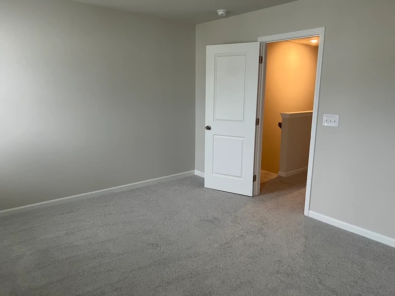 Building Photo - 716 Peyden Ln