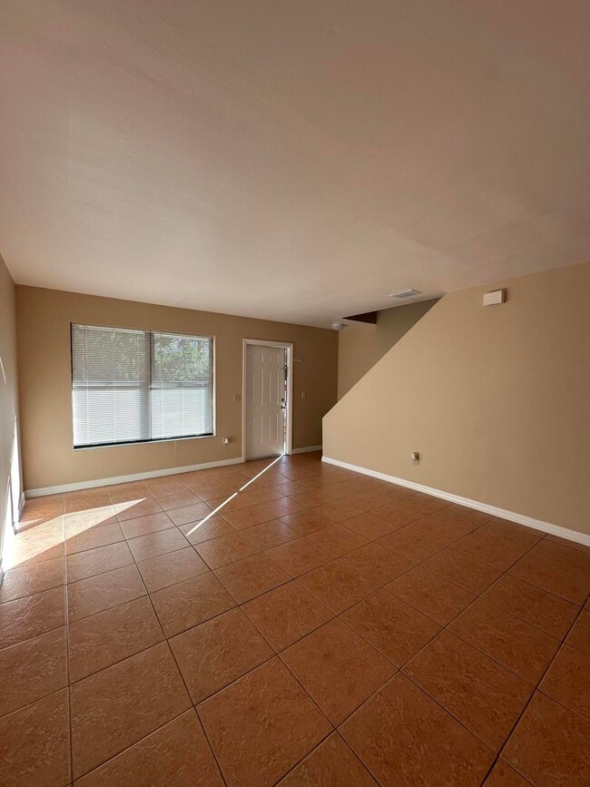 Building Photo - 954 Louisiana Ave