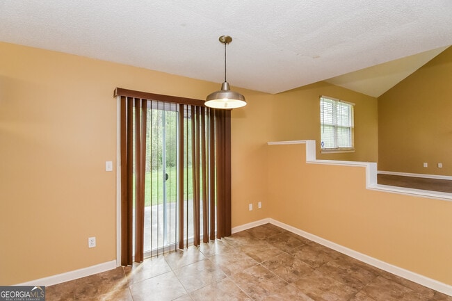 Building Photo - 388 Montgomery Pl