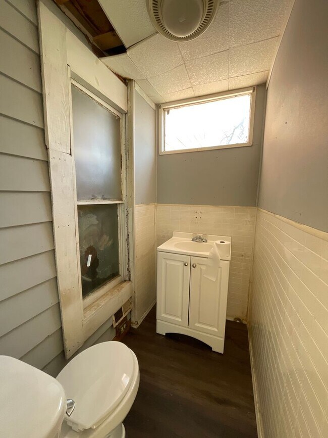 Building Photo - 209 Congress St