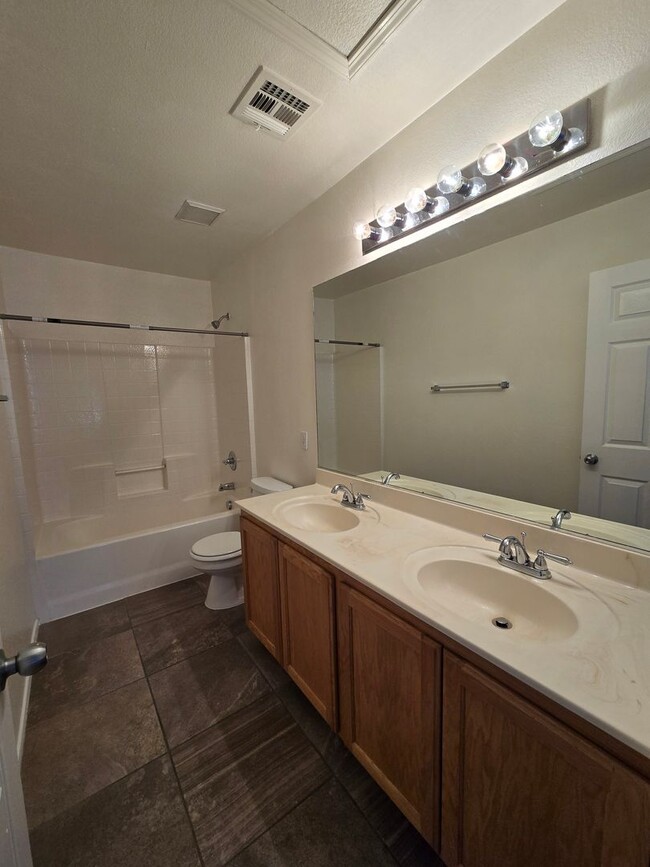 Building Photo - Fabulous 3-Bedroom, 3.5-Bathroom Home with...