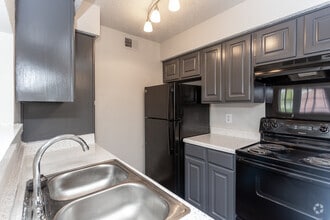 Interior Photo - The Retreat @ 3737