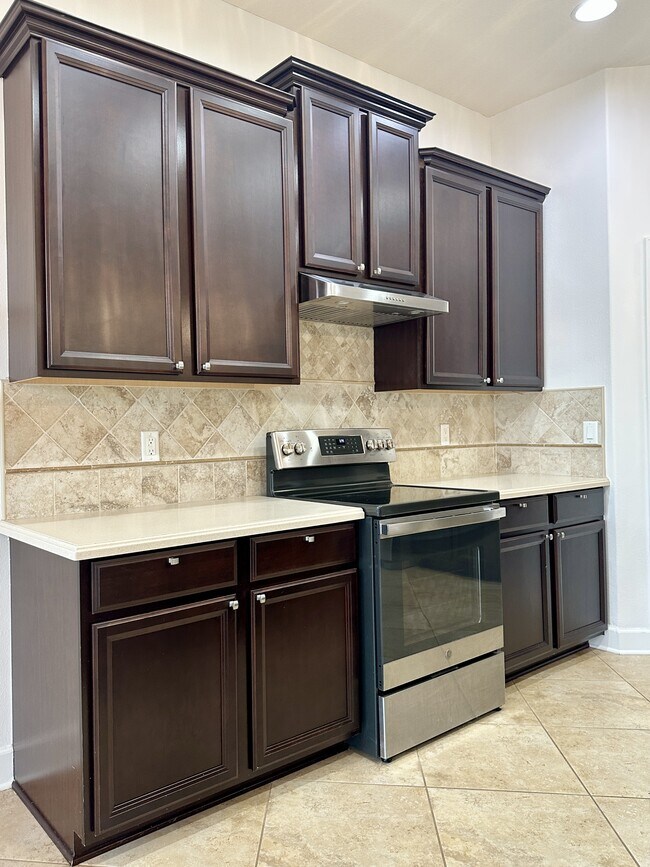 Building Photo - 6157 Castleton Hollow Rd