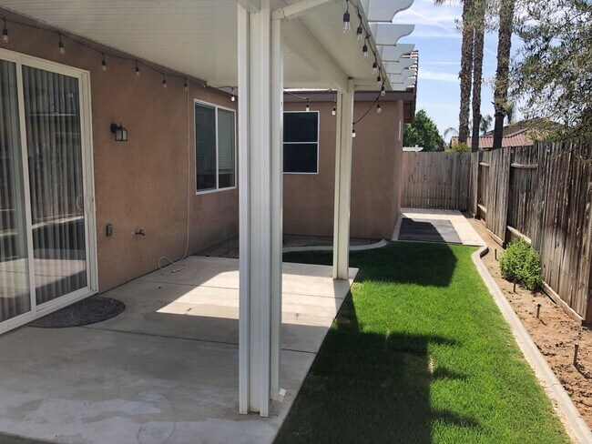 Building Photo - Available Now - Well-Maintained Home for Rent