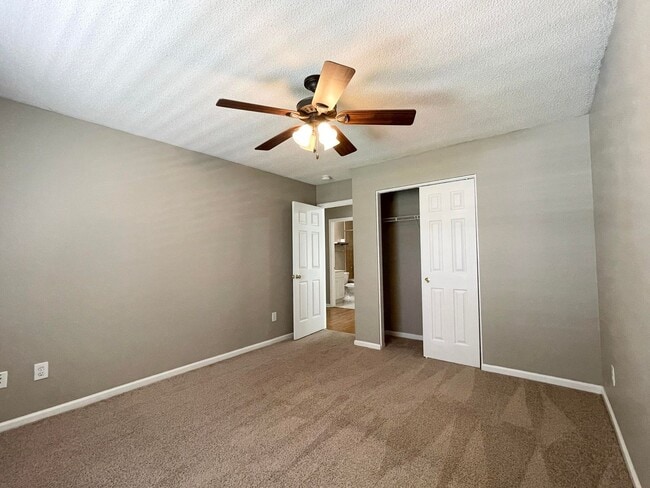 Building Photo - Lovely One Story Home