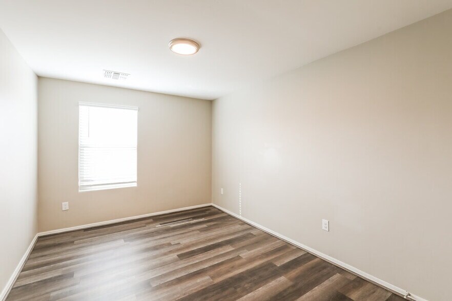 Building Photo - 6549 S Calle Diablo Dr