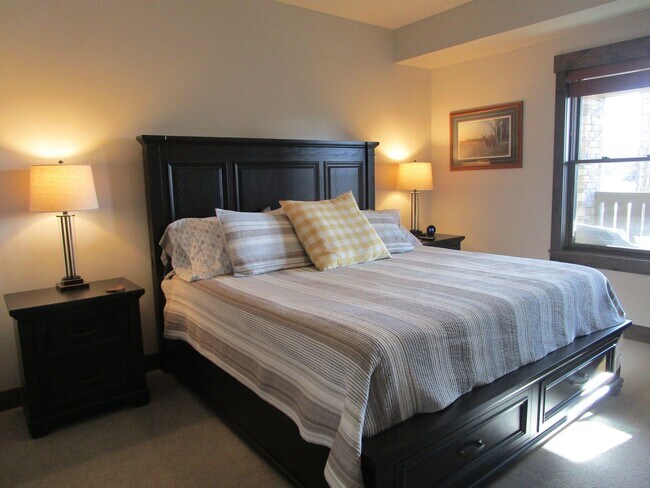 Building Photo - Delightful Monterra 2 Bed 2 Bath Condo wit...