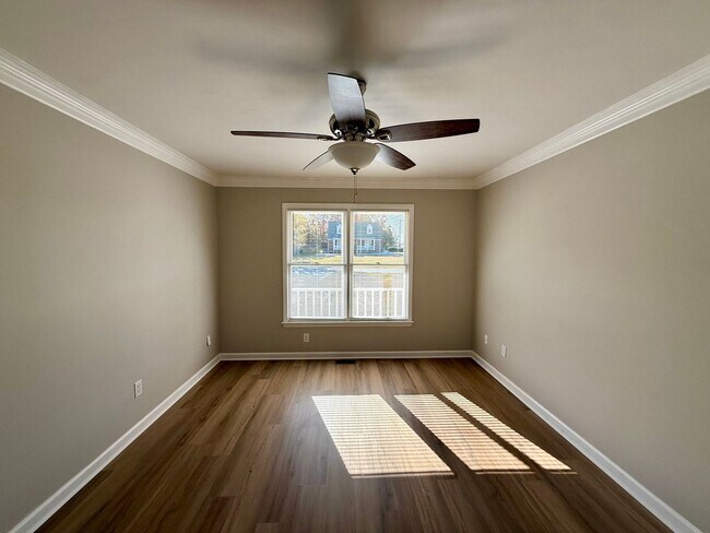 Building Photo - Three bedroom, 2 bath house in Elon