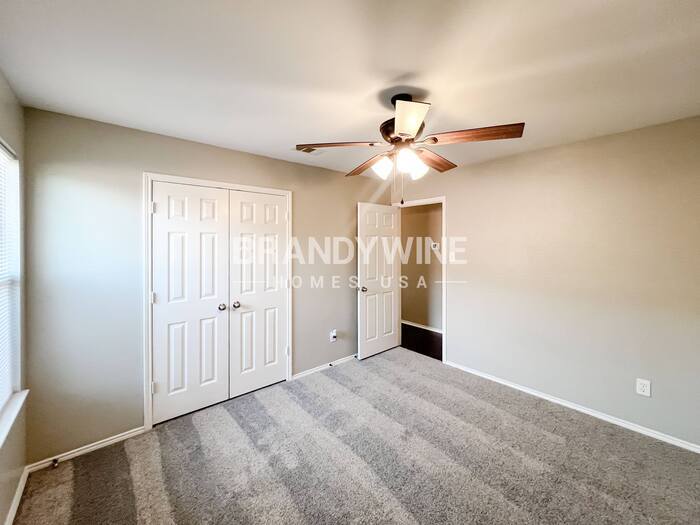 Building Photo - 411 Silver Leaf Dr