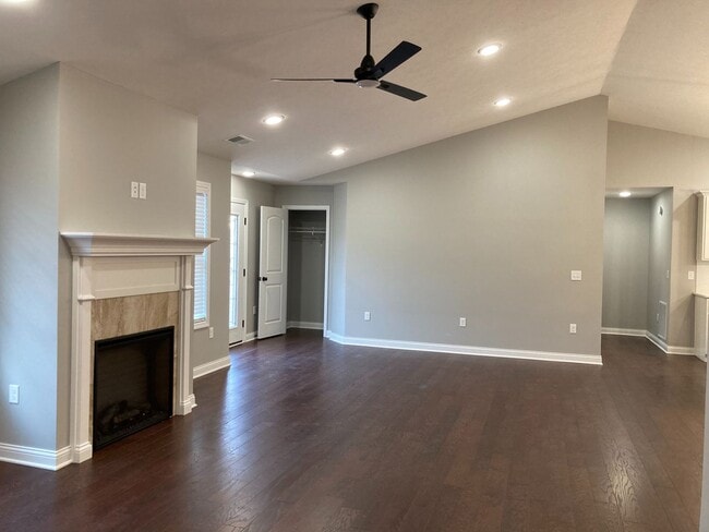 Building Photo - 116 Legacy Ct