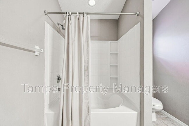 Building Photo - 5704 Kingletsound