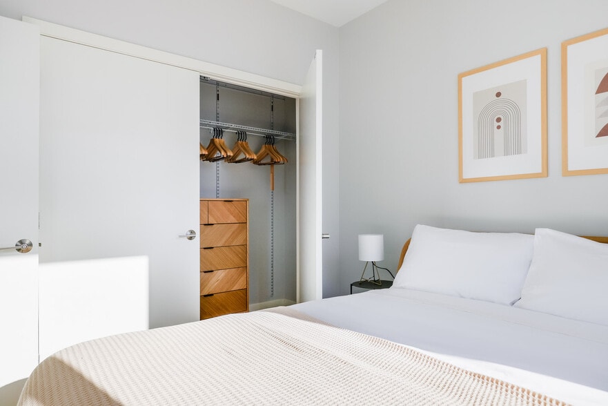 Building Photo - 485 Foley St