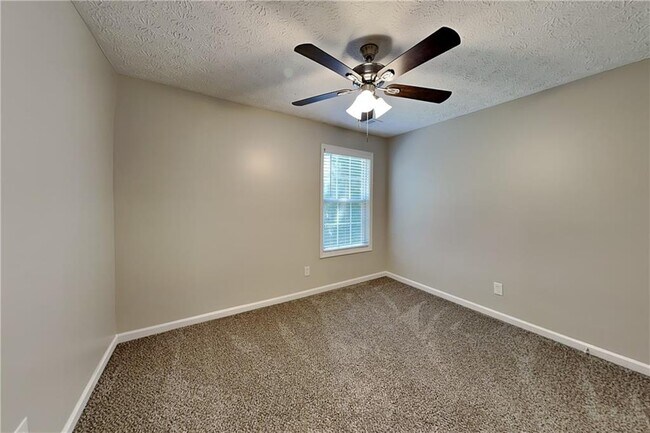Building Photo - 105 Meadow Crest Ct
