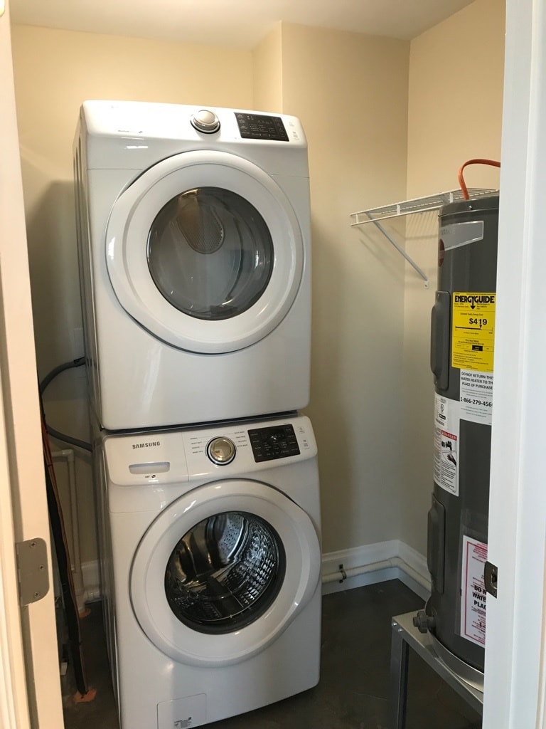 Full size washer and dryer - 2301 Mission St