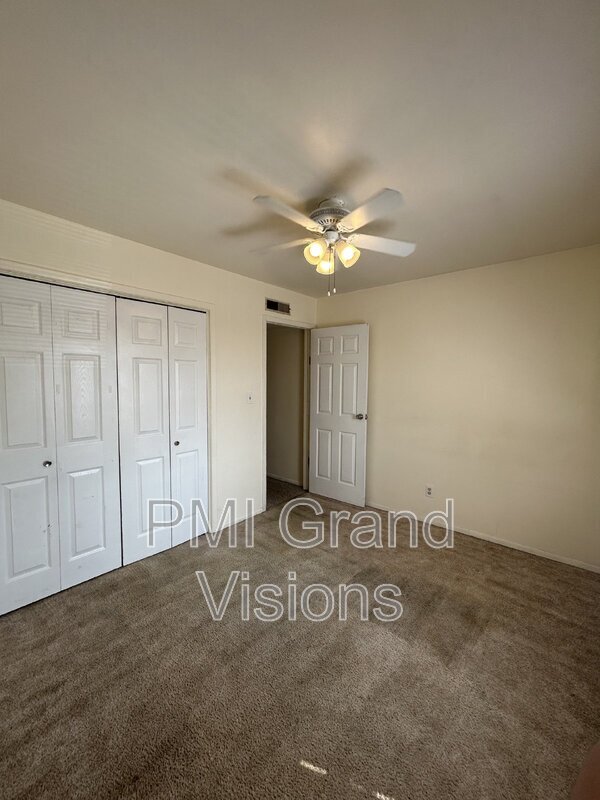 Building Photo - 1628 University Dr