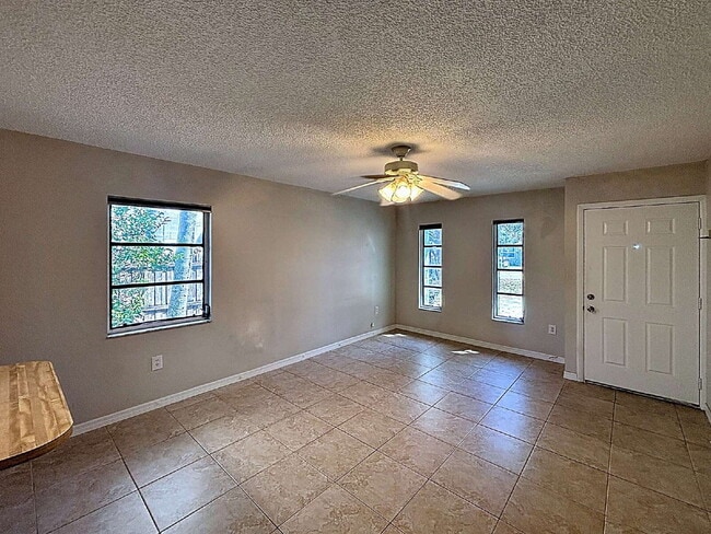 Building Photo - 10597 101st Ave