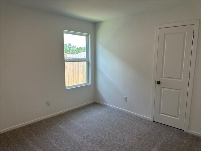 Building Photo - 15131 Willowater Dr