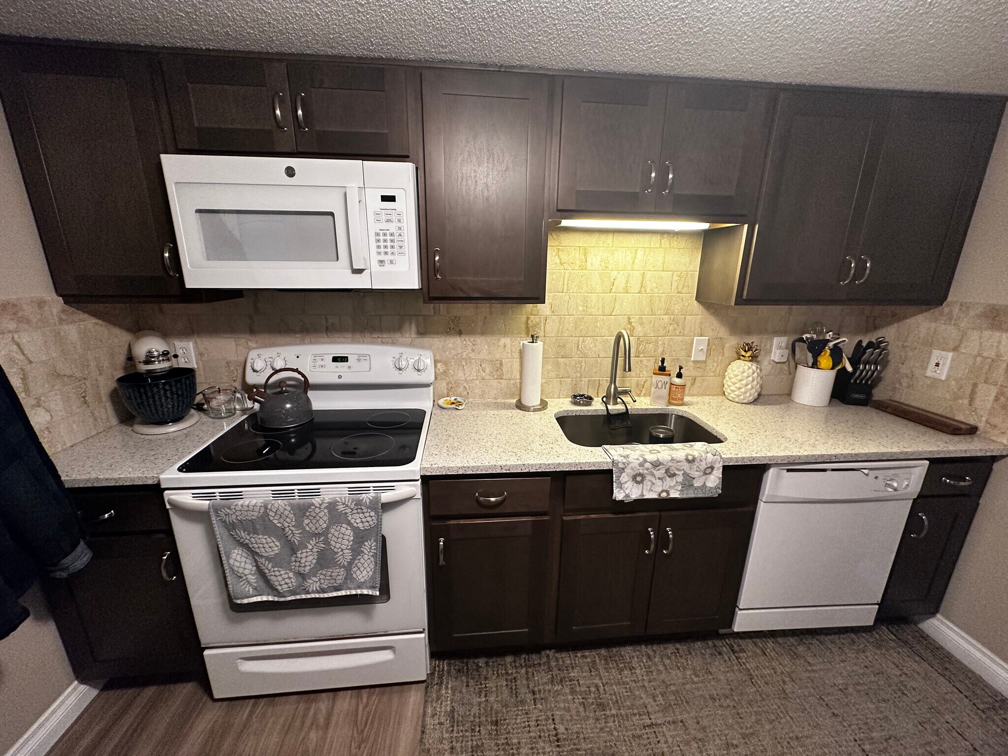 Building Photo - 7608 E South St