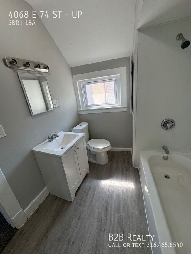 Building Photo - 4068 E 74th St