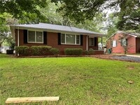 Building Photo - 2174 Trailwood Dr