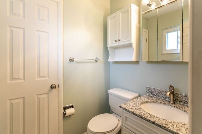 Building Photo - 4759 Arnold Ave