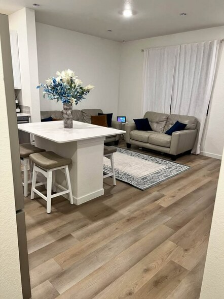 Building Photo - 3744 Katina Wy