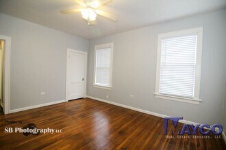 Building Photo - 1 bedroom duplex apartment in Highland!