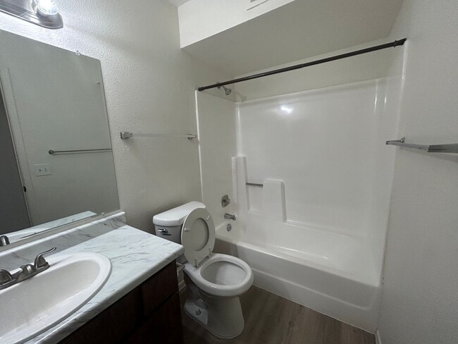 Building Photo - Amazing 3 Bed / 2 Bath in Peoria