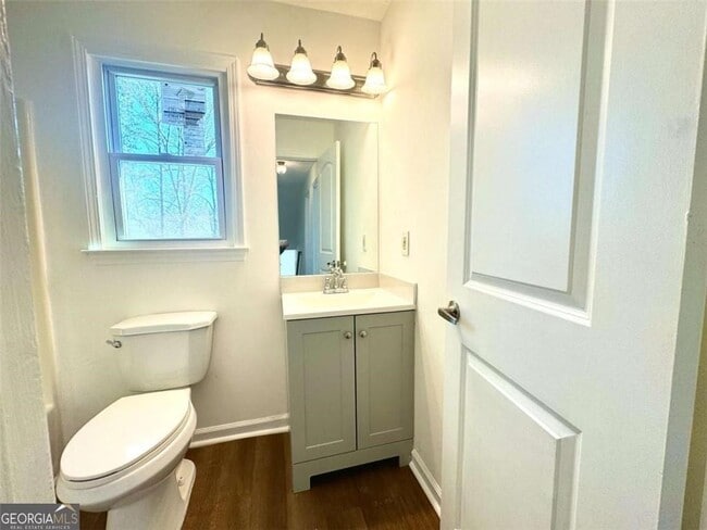 Building Photo - 3945 Peninsula Ct