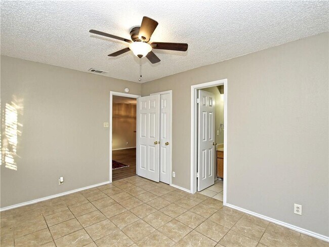Building Photo - 5401 Spring Meadow Rd