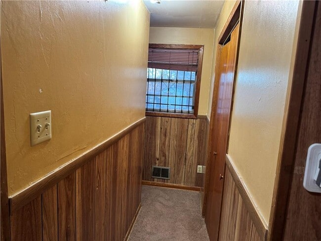 Building Photo - 556 Lamar Dr