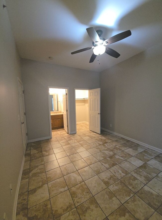 Building Photo - Sophisticated 2-Bedroom Retreat Featuring Soaring Ceilings & Modern Comforts