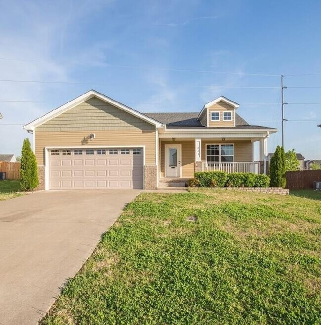 Primary Photo - 3 Bedroom Dog Friendly Home For Rent!