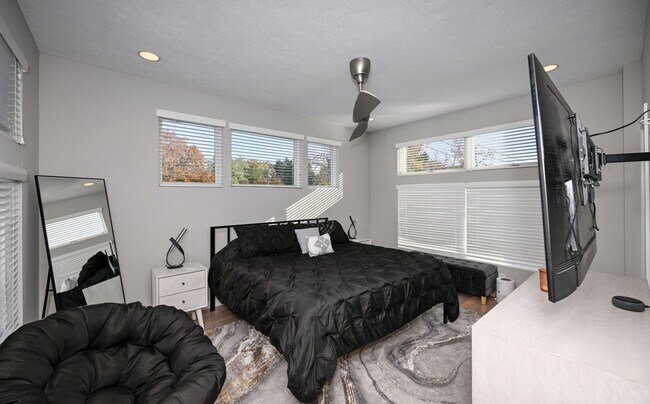 Building Photo - 18875 Riversouth Terrace