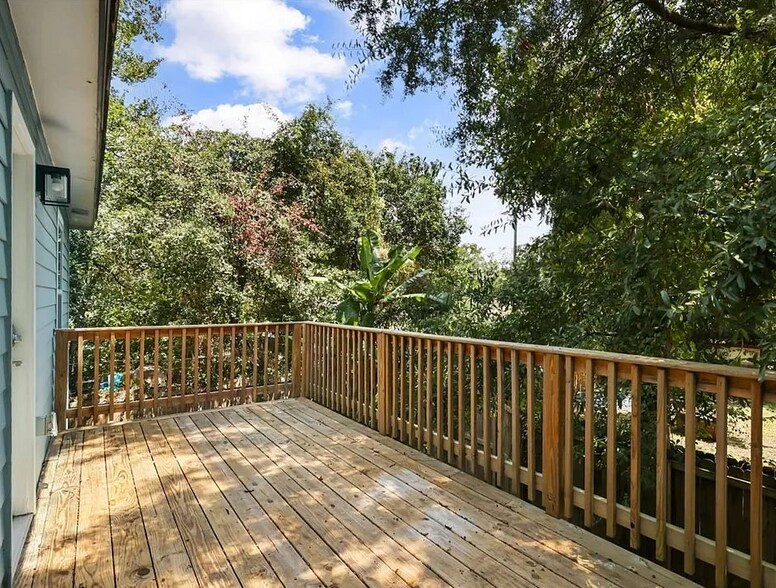 Desk - 1714 Le Grand St