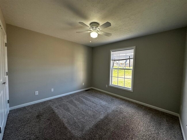 Building Photo - 484 Crossfield Way