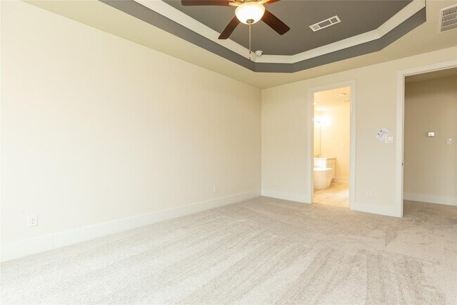Building Photo - 30031 Aralia Dr