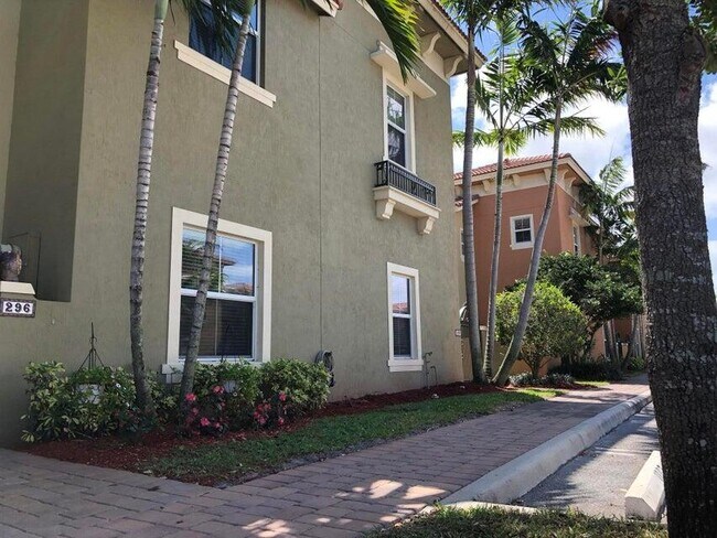 Building Photo - 298 Lake Monterey Cir