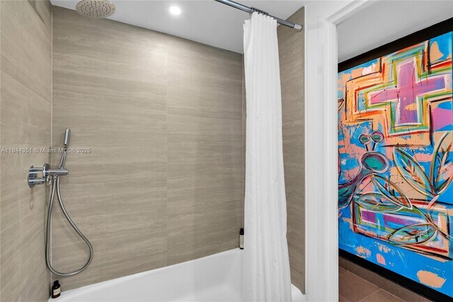 Building Photo - 7441 Wayne Ave