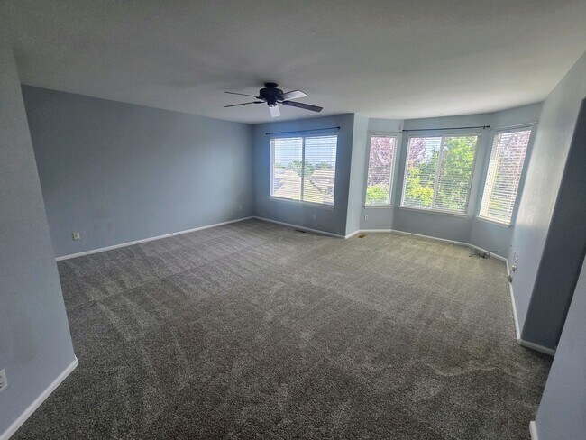Building Photo - Beautiful Highlands Ranch Home with Finished Basement & 3-Car Garage!