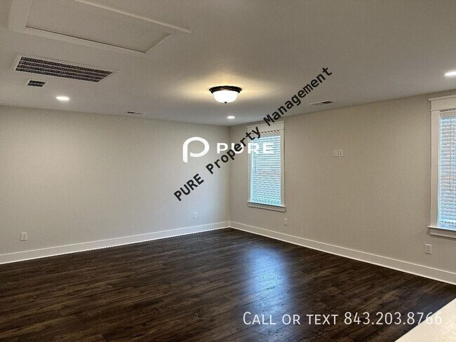 Building Photo - 610 Black Pine Rd
