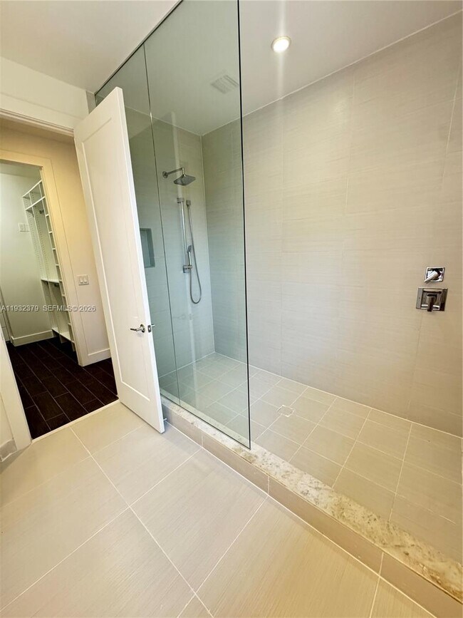 Building Photo - 10550 NW 65th Ln