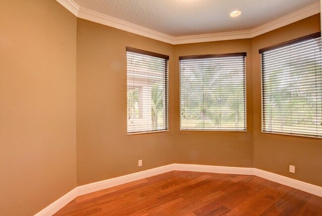 Building Photo - 6669 Cobia Cir