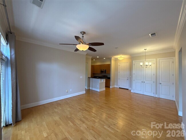 Building Photo - 2988 Selwyn Ave