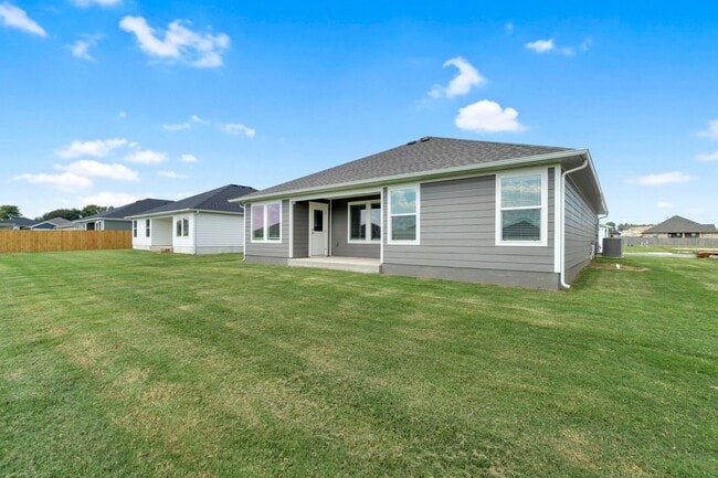 Building Photo - Brand-New 3 Bedroom Home in Prairie Grove!...