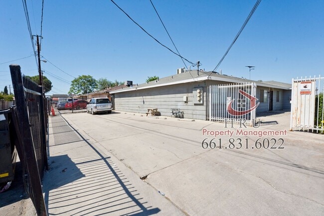 Building Photo - 2901 S Chester Ave