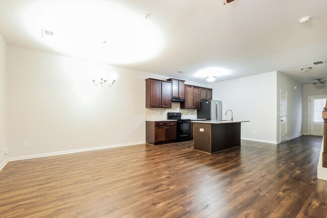 Building Photo - Cozy 3-Bedroom Home in Jonesboro, GA