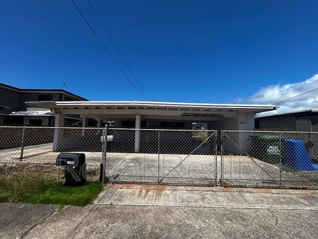 Building Photo - 1380 Uila St