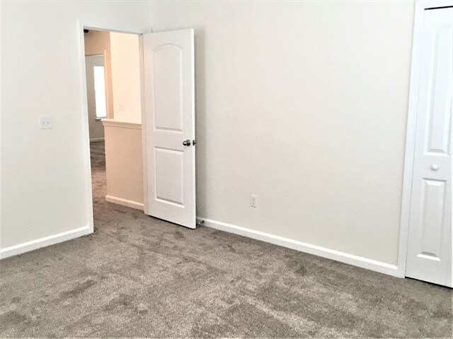 Building Photo - 207 Buck Run Way