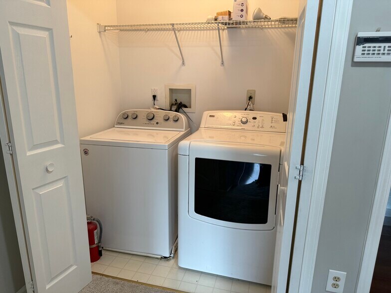 Washer/Dryer - 155 Weybridge Dr